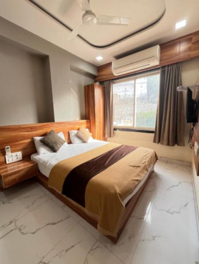 Bansuri hotel - opposite shreenathji temple just80mtr Walk l 1min away
